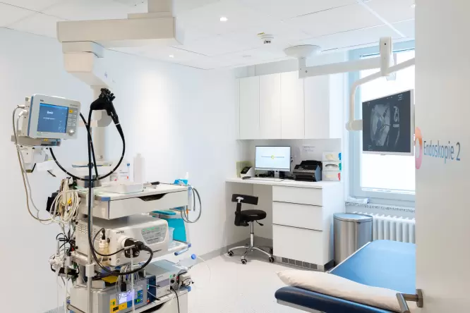 high-end Endoskope in einem Untersuchungsraum, Gastroenterologie im Josephinum